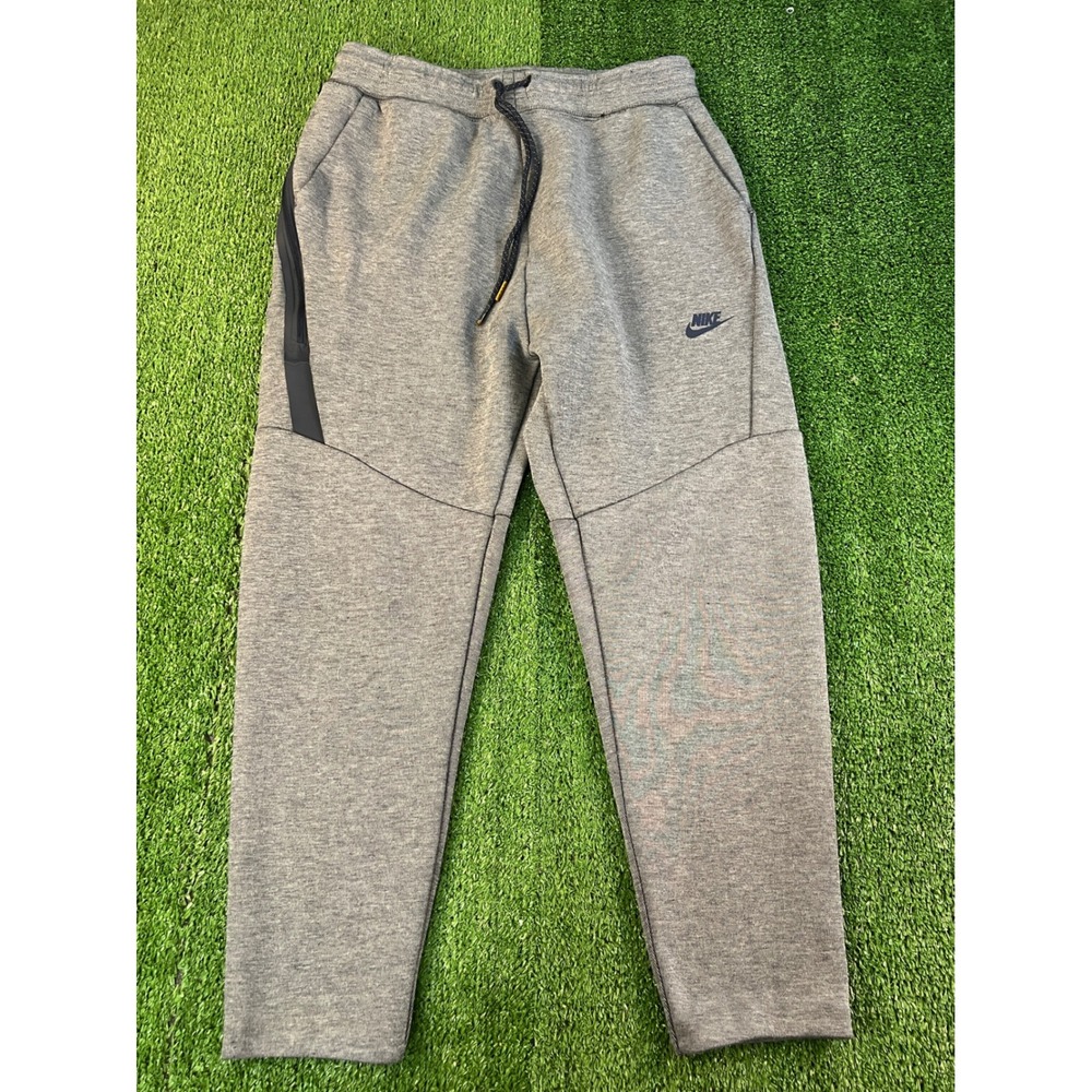 Nike Men's Dark Grey Fleece Jogger Pants